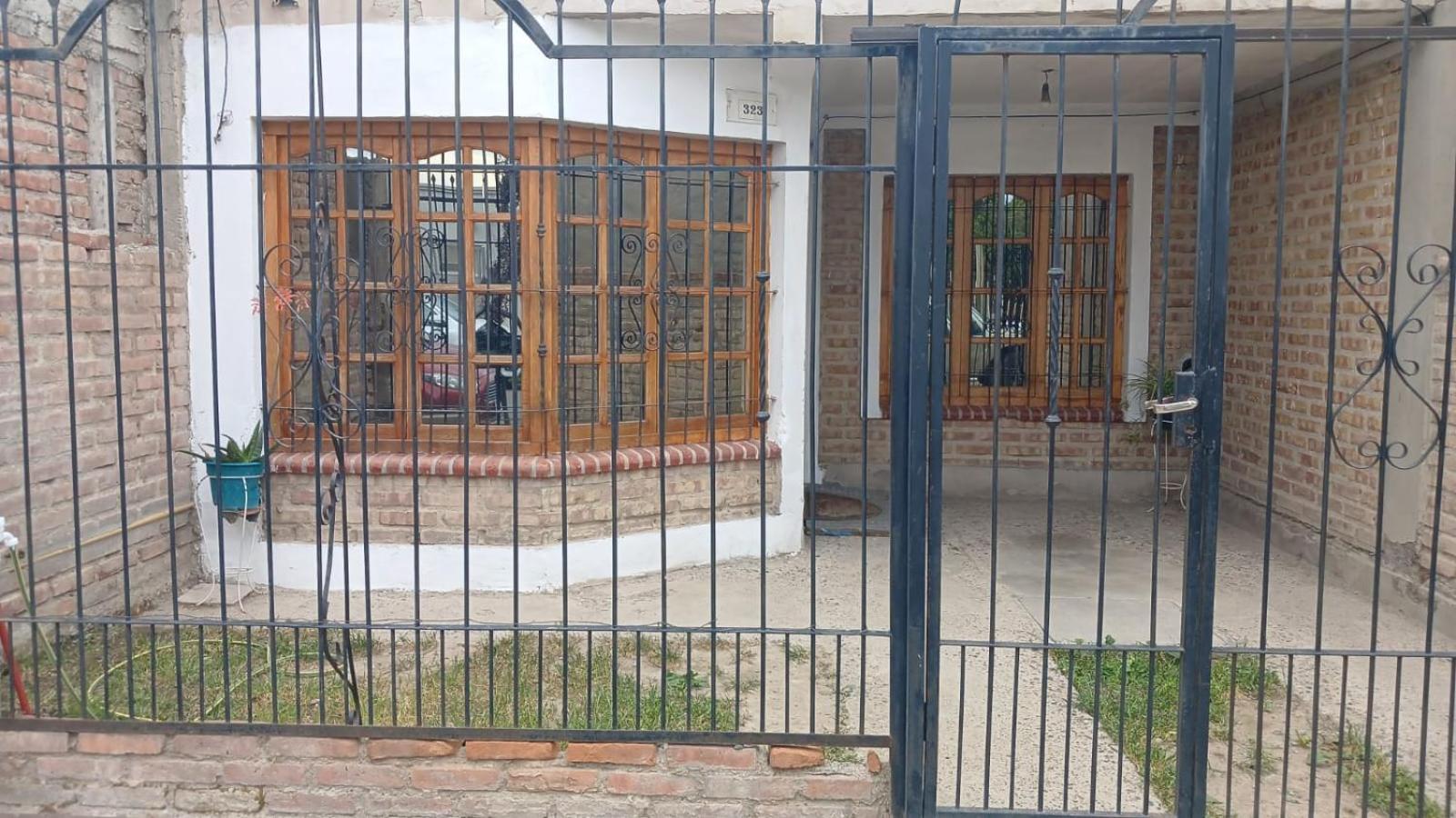 Casa Garage Y Patio